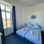 מלון Strandhotel Sylt 3*